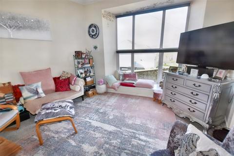 1 bedroom flat for sale, Green Lane, Redruth