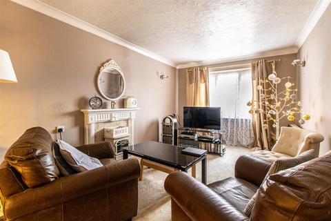 1 bedroom flat for sale, Stadium Road, Southend-on-Sea SS2