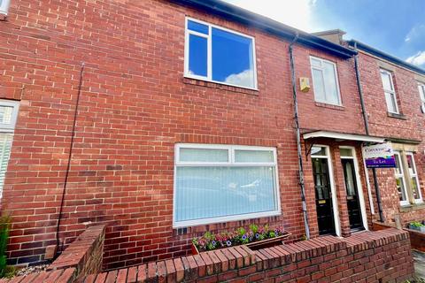 3 bedroom apartment to rent, Wesley Street, Low Fell, Gateshead