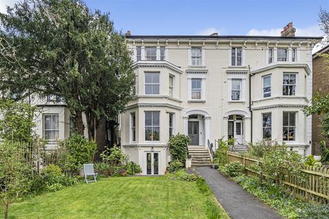 6a South Bank Terrace, Surbiton, KT6 6DG