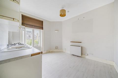 6a South Bank Terrace, Surbiton, KT6 6DG