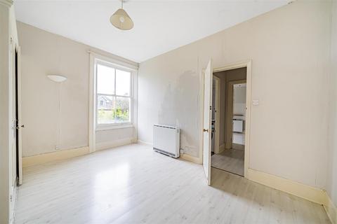 6a South Bank Terrace, Surbiton, KT6 6DG