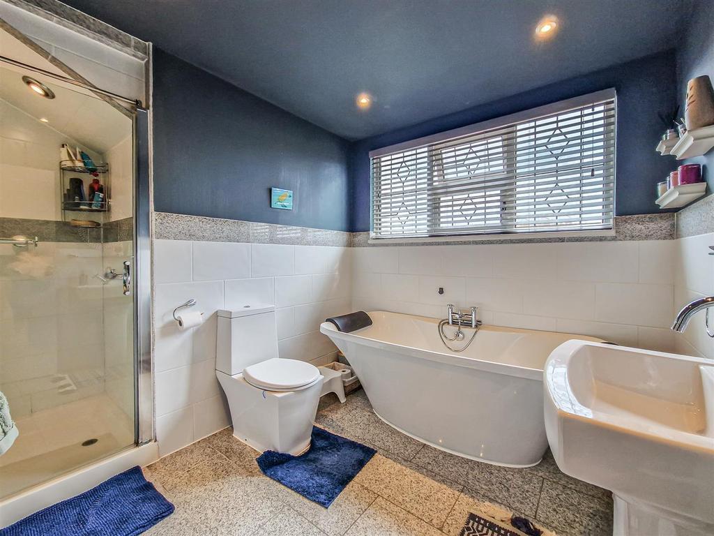 Large Family Bathroom