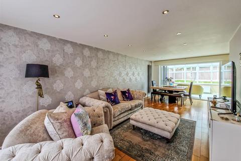 103 Admirals Walk, Shoeburyness, Southend-on-sea, SS3 9JX