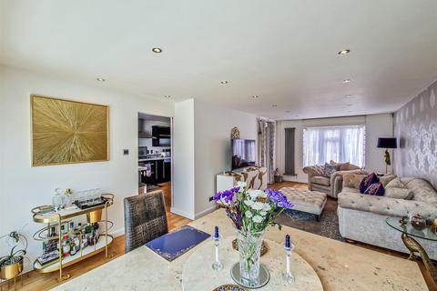 103 Admirals Walk, Shoeburyness, Southend-on-sea, SS3 9JX