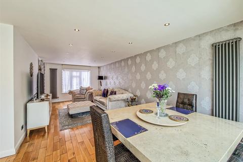 103 Admirals Walk, Shoeburyness, Southend-on-sea, SS3 9JX