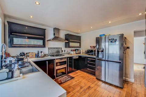 103 Admirals Walk, Shoeburyness, Southend-on-sea, SS3 9JX