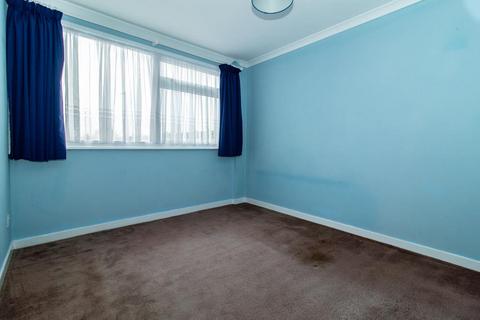4 Raphael Drive, Shoeburyness, Southend-on-sea, SS3 9UW