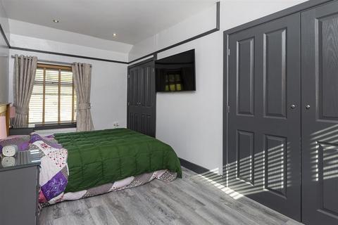 2 bedroom semi-detached house for sale, Park Road, Elland