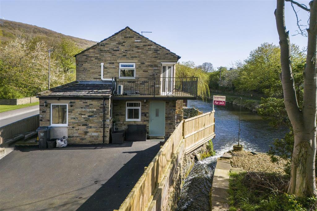 Park Road, Elland 2 bed semidetached house for sale £260,000