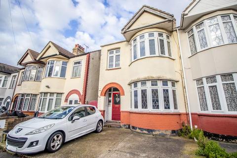 3 bedroom end of terrace house for sale, Priory Avenue, Southend-on-Sea SS2