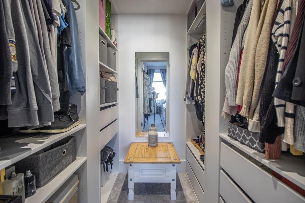 Walk-in Wardrobe