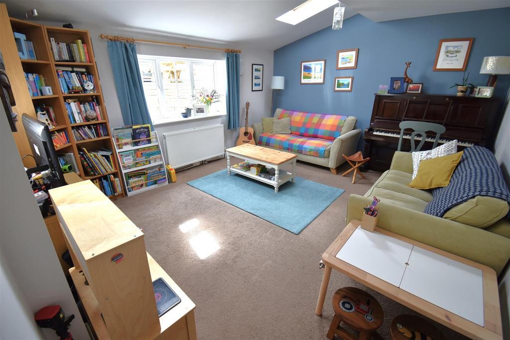 Church Road, Easter Compton, nr Bristol 3 bed detached bungalow for
