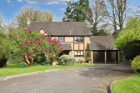 Leatherhead - 4 bedroom detached house for sale