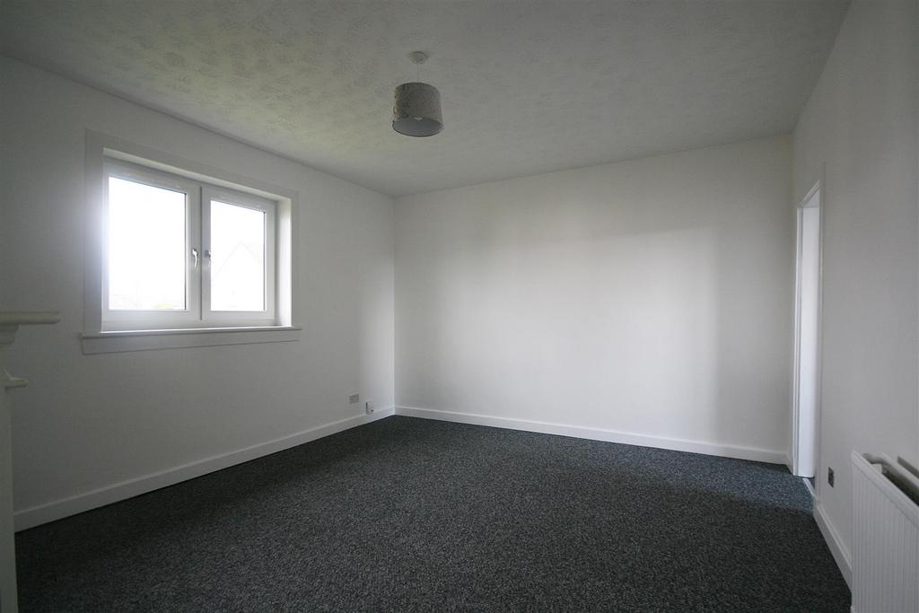 Hillhead Road, Kirkintilloch 2 bed flat £750 pcm (£173 pw)