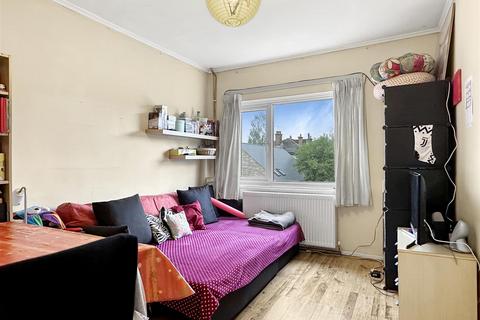 2 bedroom flat for sale, Garden Walk, Cambridge CB4