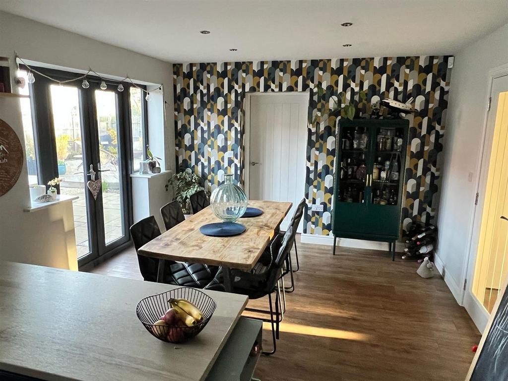 Dining area.jpg