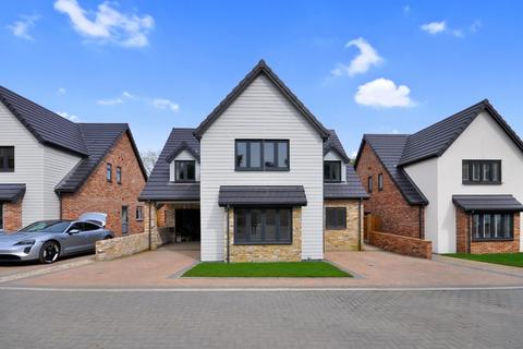 5 bedroom detached house for sale, St Osyth Road, Alresford