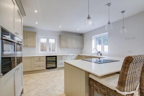 5 bedroom detached house for sale, St Osyth Road, Alresford