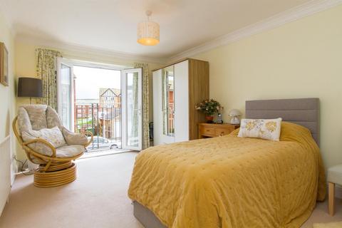2 bedroom flat for sale, The Causeway, Seaford BN25
