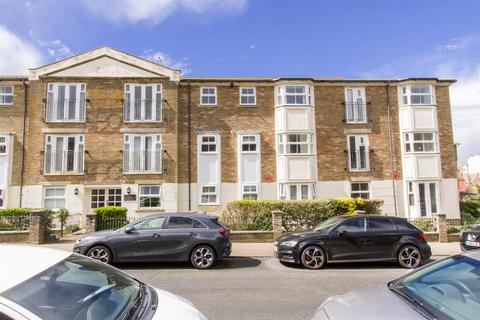 2 bedroom flat for sale, The Causeway, Seaford BN25