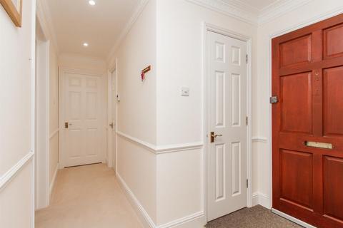 2 bedroom flat for sale, The Causeway, Seaford BN25