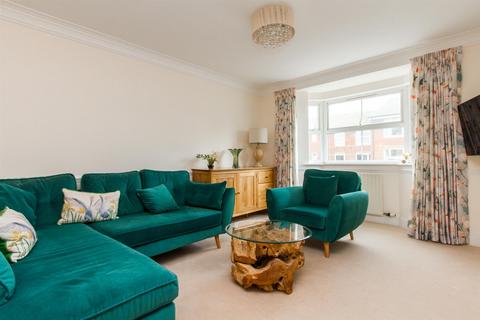 2 bedroom flat for sale, The Causeway, Seaford BN25