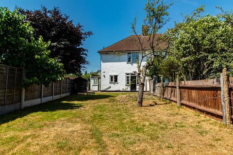 8 Chase Gardens, Westcliff-on-sea, SS0 0RS