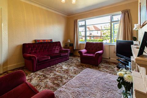 8 Chase Gardens, Westcliff-on-sea, SS0 0RS