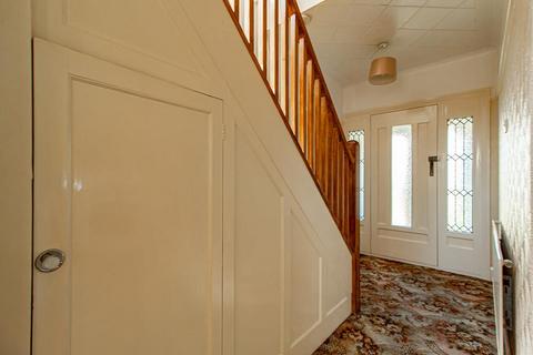 8 Chase Gardens, Westcliff-on-sea, SS0 0RS