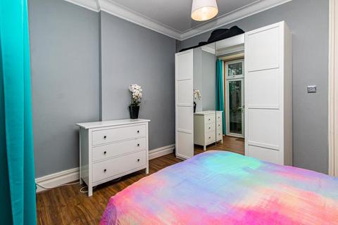 Flat 1, 3 Britannia Road, Westcliff-on-sea, SS0 8BS