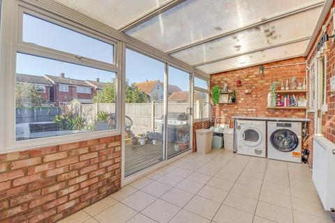 1 Birch Close, Canewdon, Rochford, SS4 3PE