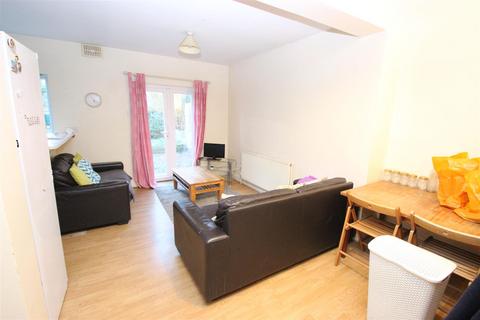 1 bedroom in a house share to rent, Benson Road, Headington, Oxford