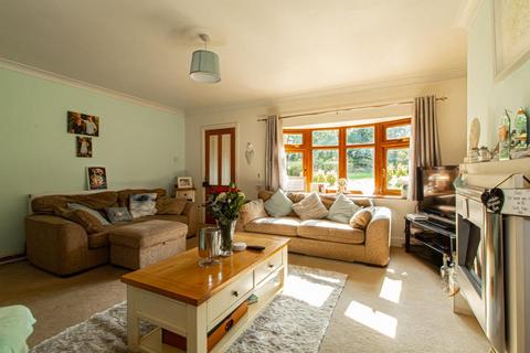 401 Arterial Road, Leigh-on-sea, SS9 4DZ