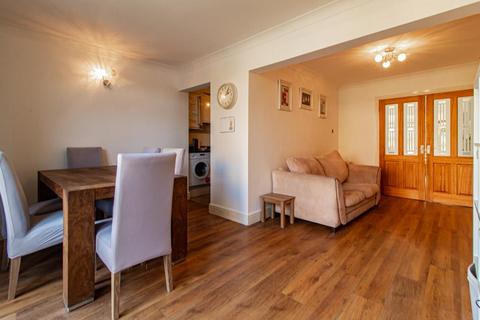 401 Arterial Road, Leigh-on-sea, SS9 4DZ
