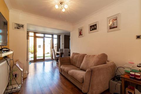 401 Arterial Road, Leigh-on-sea, SS9 4DZ