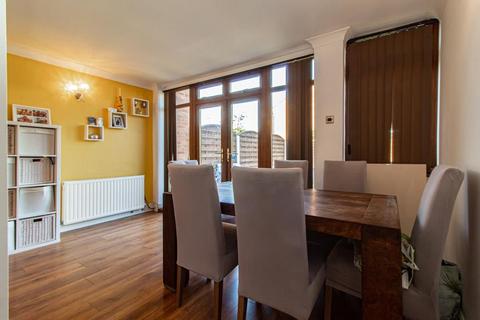 401 Arterial Road, Leigh-on-sea, SS9 4DZ