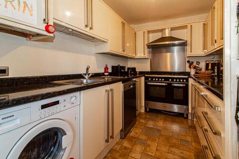 401 Arterial Road, Leigh-on-sea, SS9 4DZ