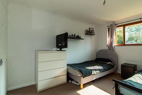 401 Arterial Road, Leigh-on-sea, SS9 4DZ