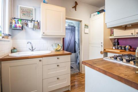 2 bedroom flat for sale, St Helens Road, Westcliff-on-Sea SS0