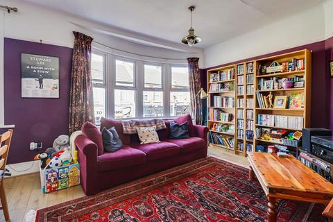 16 Chase Road, Southend-on-sea, SS1 2RE