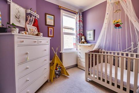 16 Chase Road, Southend-on-sea, SS1 2RE