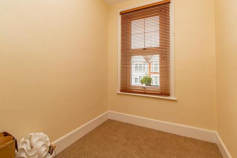 10 Boscombe Road, Southend-on-sea, SS2 5JD