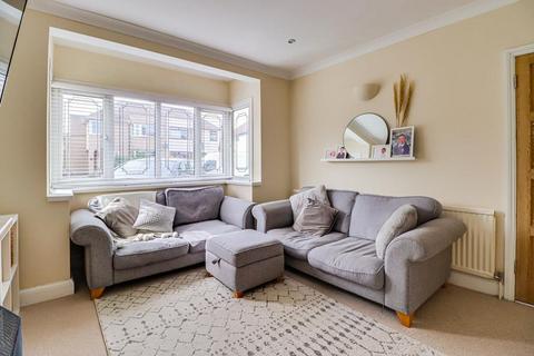 18 Brendon Way, Westcliff-on-sea, SS0 0JF