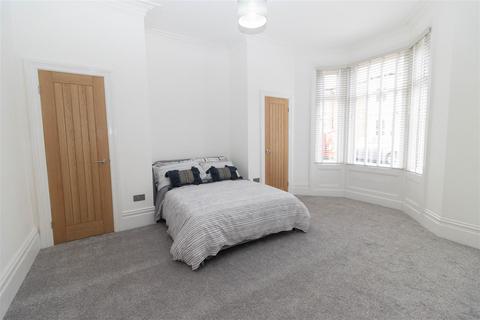 2 bedroom ground floor flat for sale, Trevor Terrace, North Shields
