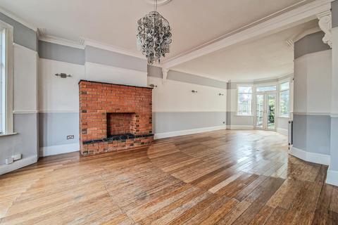 65 Elderton Road, Westcliff-on-sea, SS0 8AG
