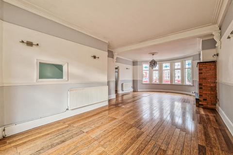 65 Elderton Road, Westcliff-on-sea, SS0 8AG