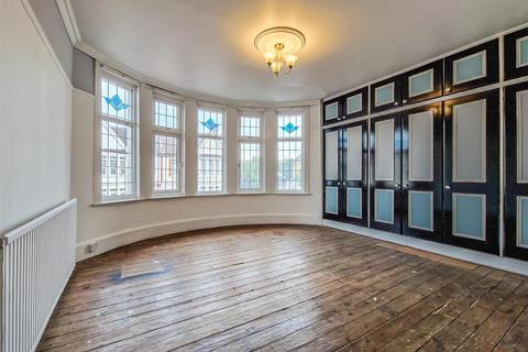 65 Elderton Road, Westcliff-on-sea, SS0 8AG
