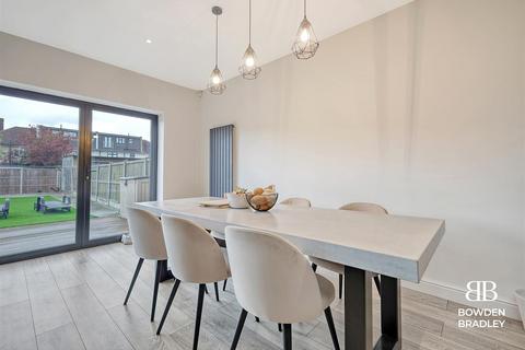 32 Beech Grove, Ilford, IG6 3AR