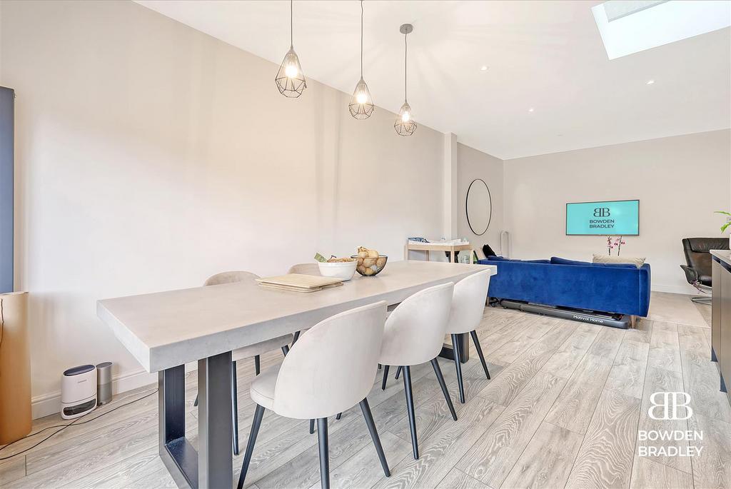 Kitchen/Diner/lounge
